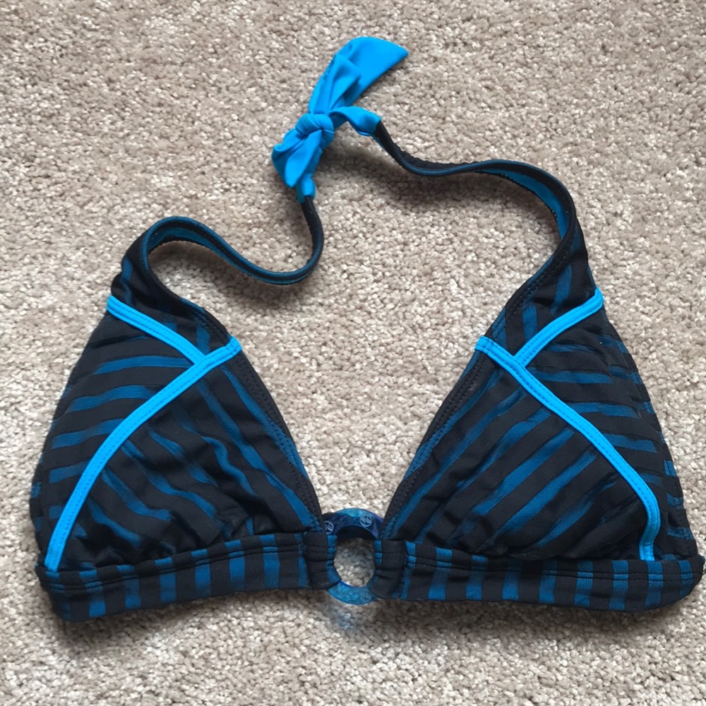 Split bikini - Picture 2 of 5